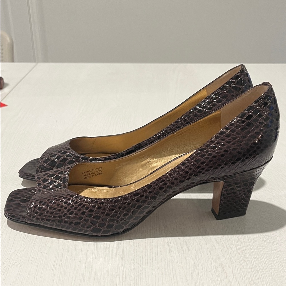 Tahari Snakeskin Brown Peep-Toe Heels